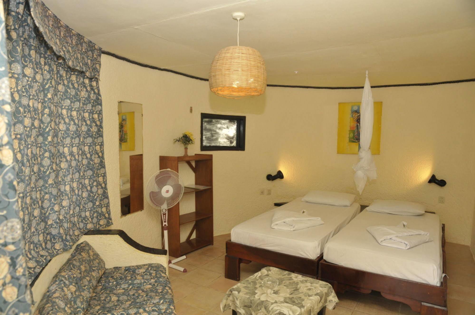 African Village Hotel Bakau المظهر الخارجي الصورة